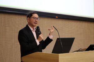 A/Prof Goh Puay Guan giving opening address